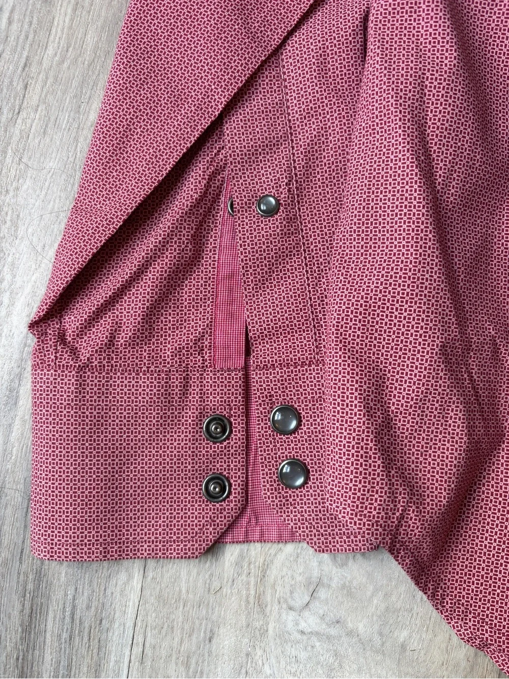 Banana Republic Large Slim Fit Men's Snap Button Two Pocket Shirt in Red